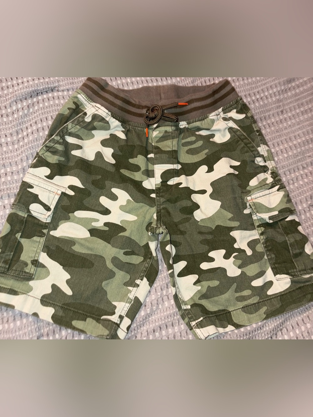 Boys Camo Pull-On Shorts with Elastic Waist 10/12 husky